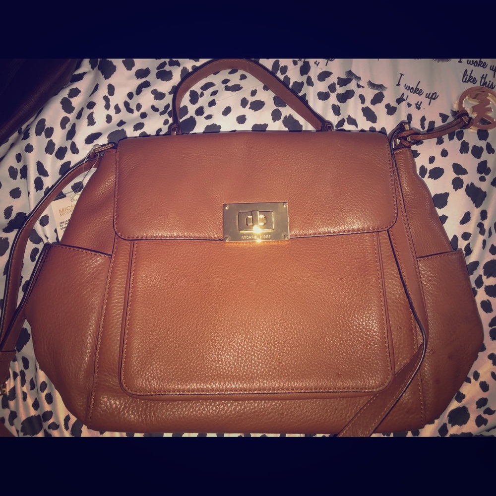 Mk 💋 - Picture 1 of 4